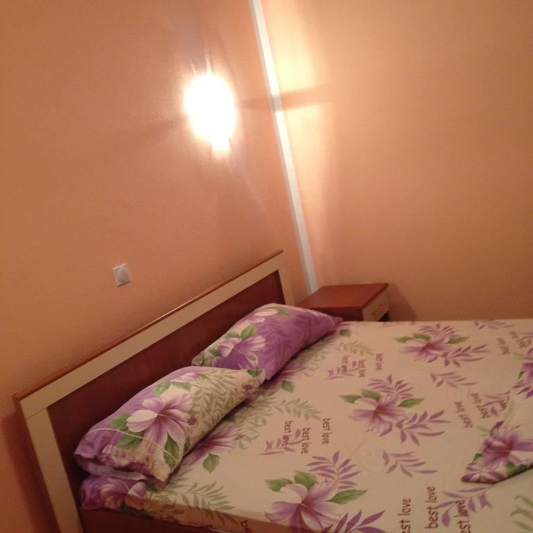Grandino Rooms & Apartments Ulcinj Quarto foto